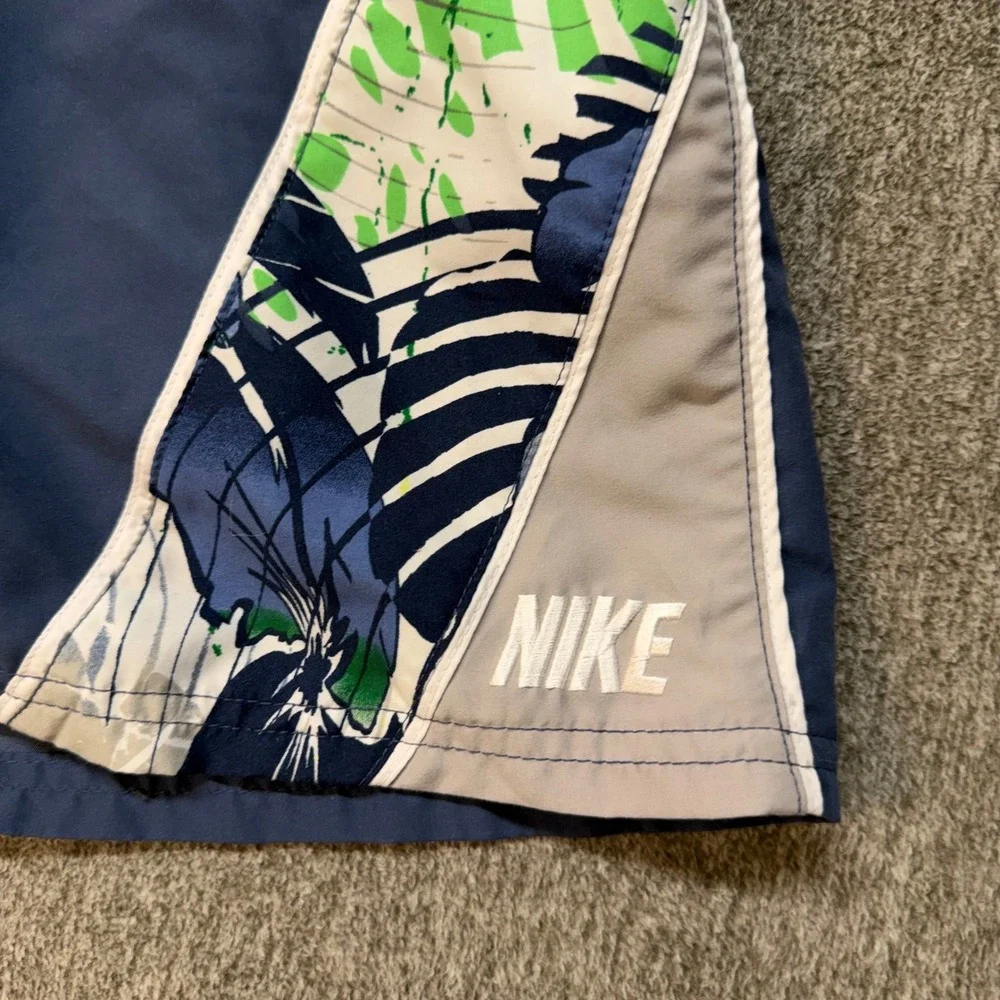 Nike‎ Swim Mens Blue Tropical Floral Board Shorts Size 30 Cargo Pocket Trunks